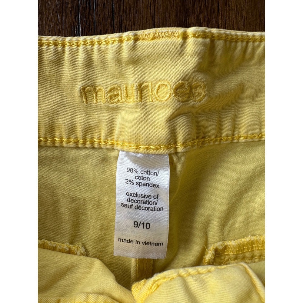 Maurice's Chino Shorts Womens 10 Yellow Stretch Cotton 4 Inch Inseam Casual - Picture 2 of 4